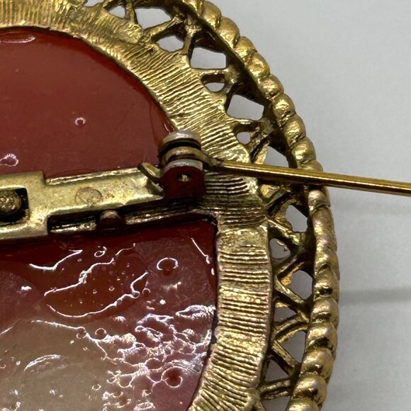 Vintage Cameo Style Brooch With Rhinestone Necklace & Ornate Gold-Toned Frame - Picture 15 of 16